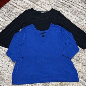 Chico's travelers Black Blue Blouses sz 4/20 lot/2